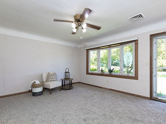 3rd image of 7756 Saxon Dr