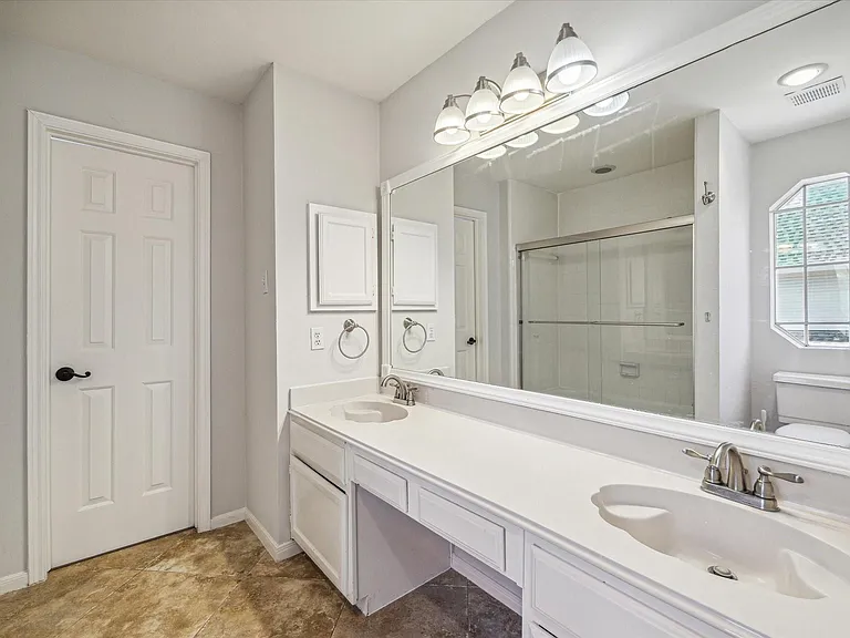 2715 Oakland Dr — Photo 28