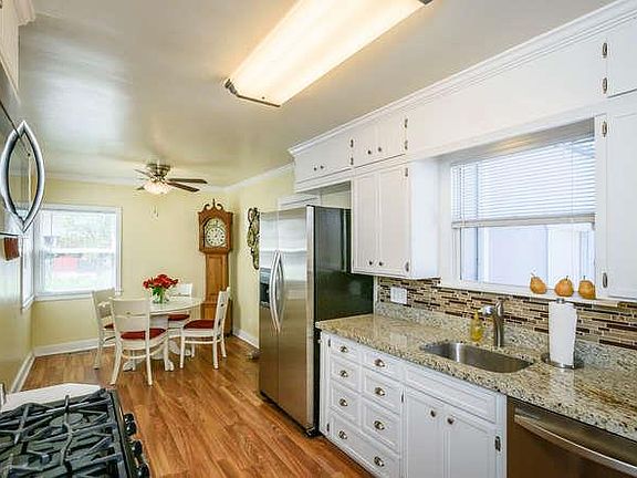5th image of 1137 Johnson St