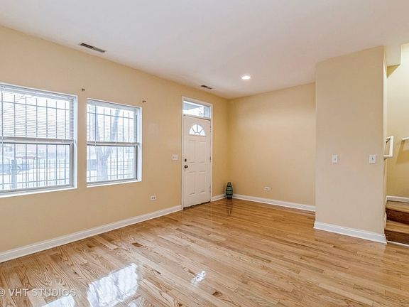2nd image of 709 S Kedzie Ave