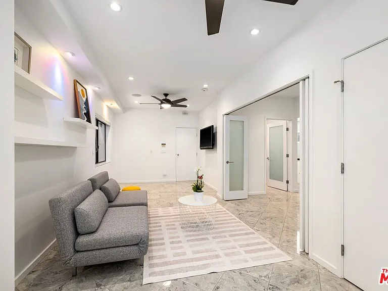 3007 Ocean Front Walk — Photo 18