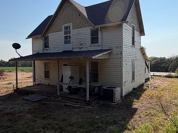 3rd image of 1513 N 135th Rd