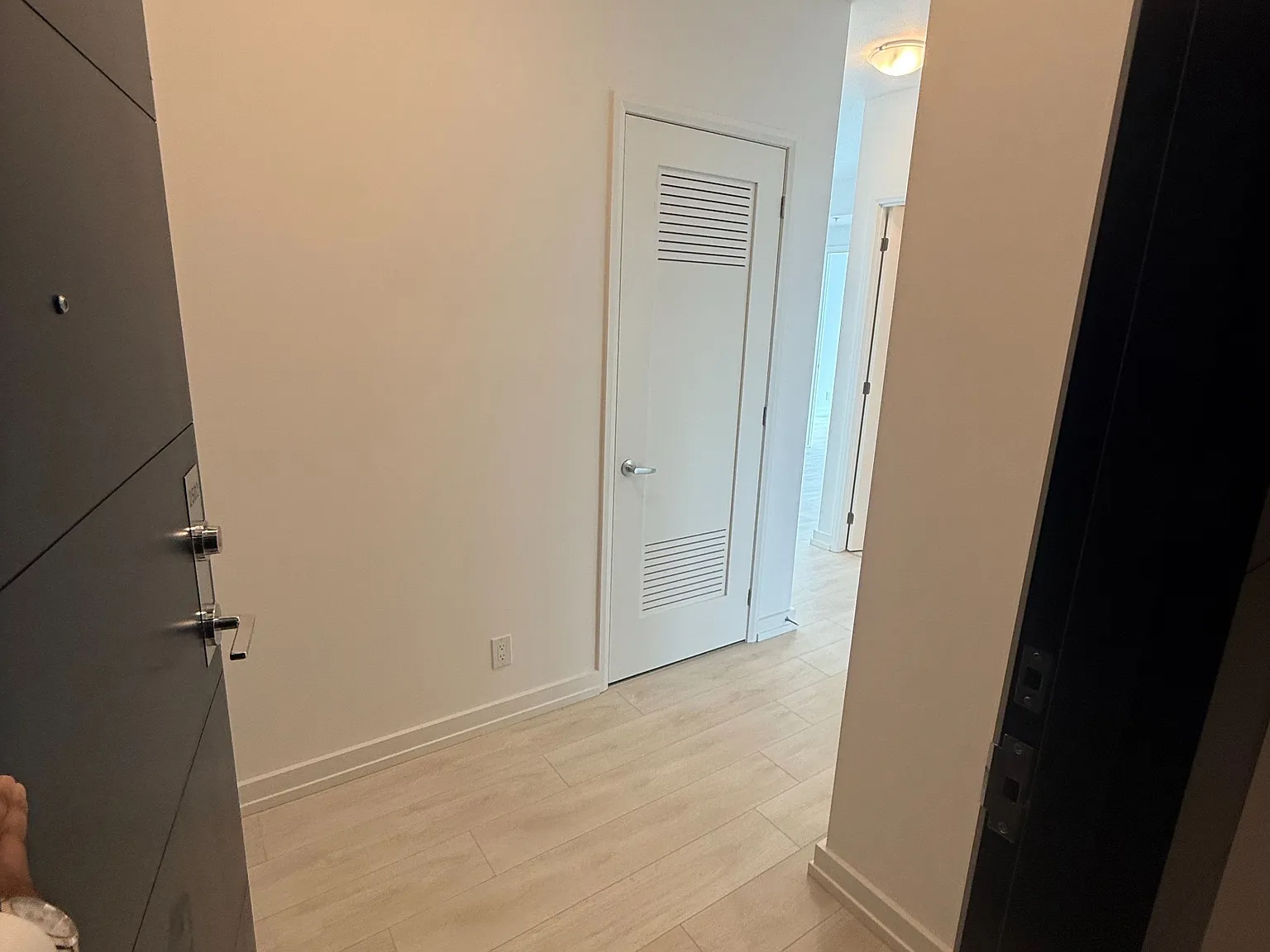 2 bed, $2,400 — Photo 3
