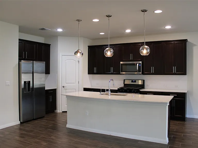13902 Ilex Dr — Photo 9