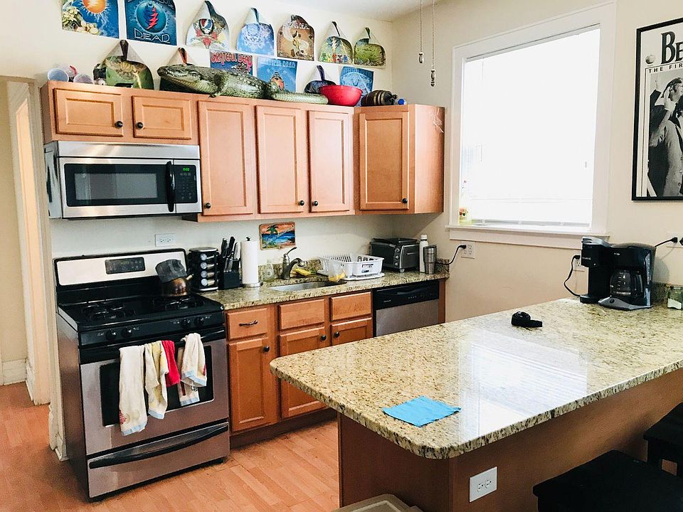1st image of 2223 N Sawyer Ave APT 2F
