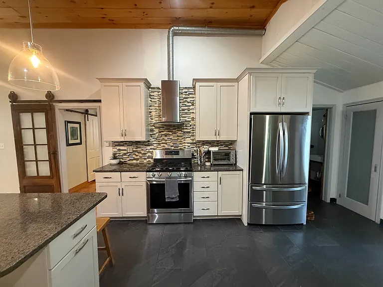 50 Walnut St — Photo 3