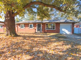 642 Rogers Rd, Lexington, KY 40505