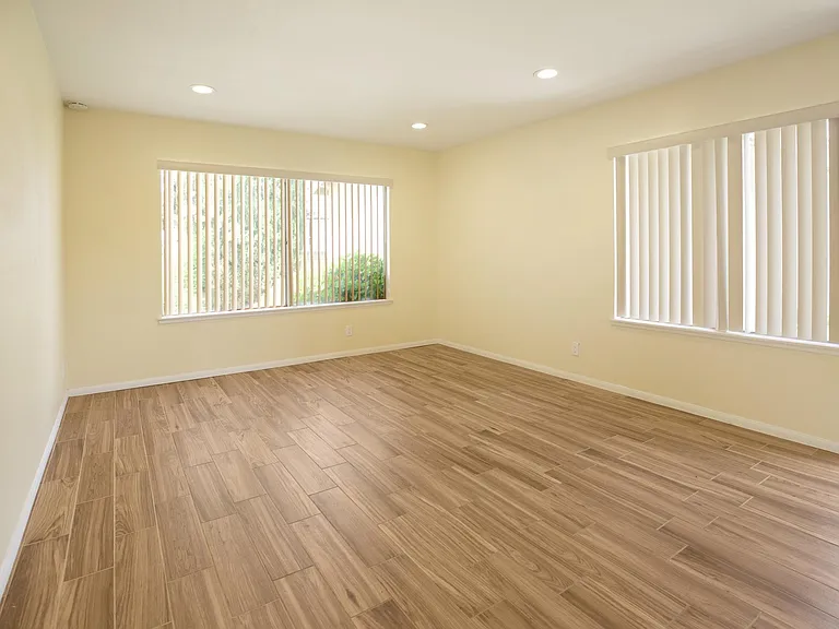 2380 Bryson Pl — Photo 3