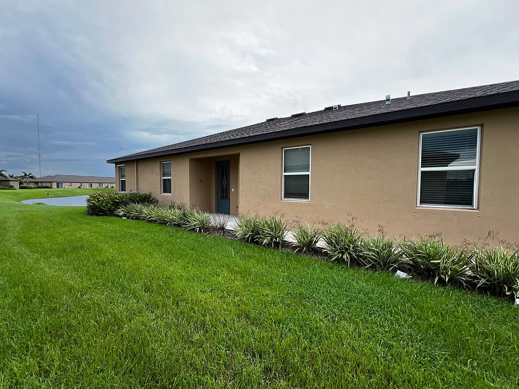 4 bed, 2.0 bath, 1767 sqft, $2,498 — Photo 3