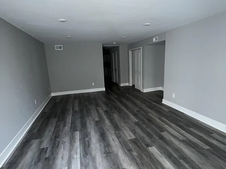 527 Welsh St #1 — Photo 2
