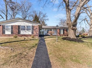 2185 Pohlman Rd, Florissant, MO 63033