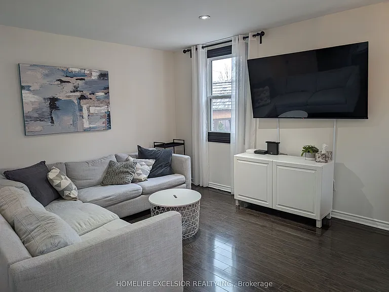 4 Albert St — Photo 8