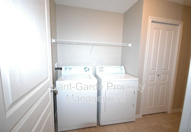 367 Ascott Cres — Photo 17