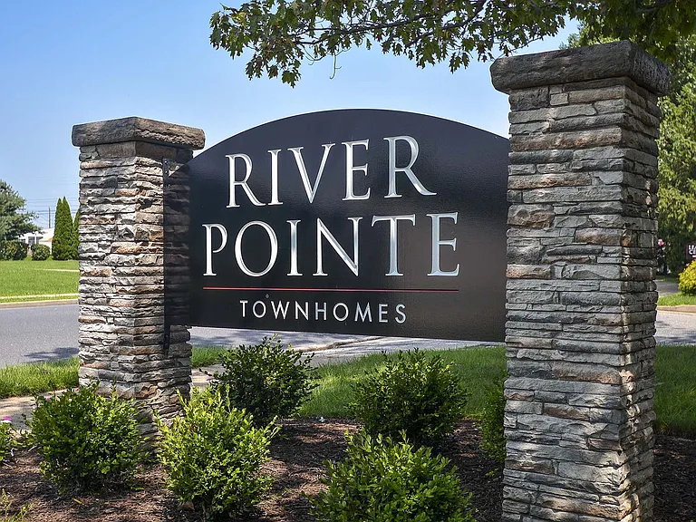 River Pointe — Photo 13