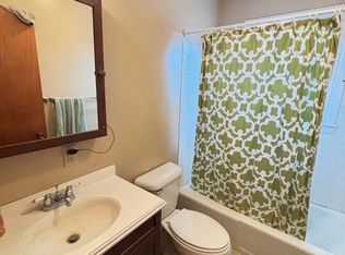 1402 E McHenry St #HSE, Urbana, IL