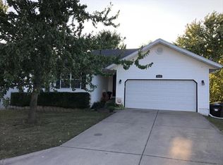 5595 S Burrows Ave, Springfield, MO 65810