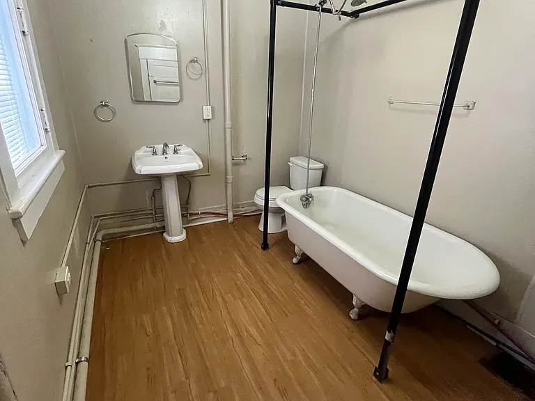 1619 Grayson Ave NW #2 — Photo 2