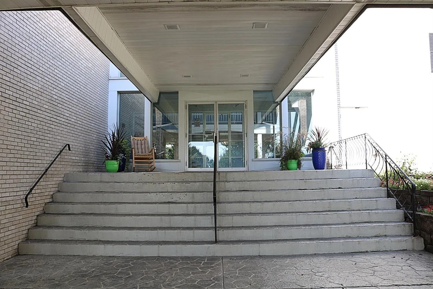 2 bed, 1450 sqft, $2,100 — Photo 3
