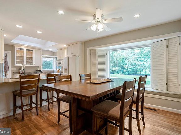 5th image of 4706 Tarpon Ln