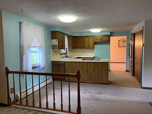 4th image of 275 Hillside Ter