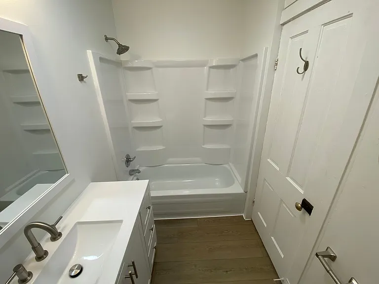 400 N Anderson St #400 — Photo 10