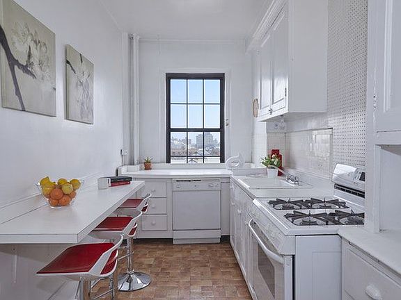 5th image of 90 8th Ave APT 8D