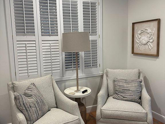 4th image of 1223 Margaret St #4