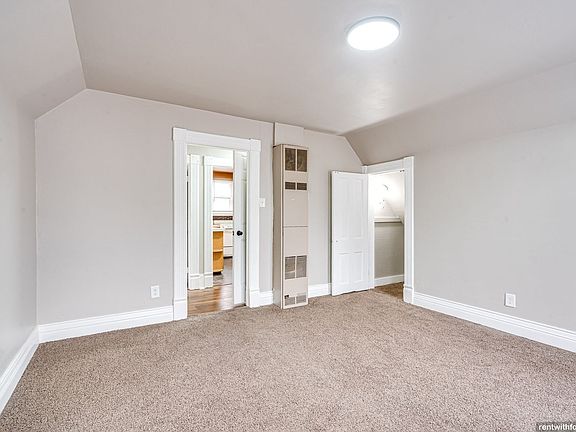 5th image of 829 N State St #1/2