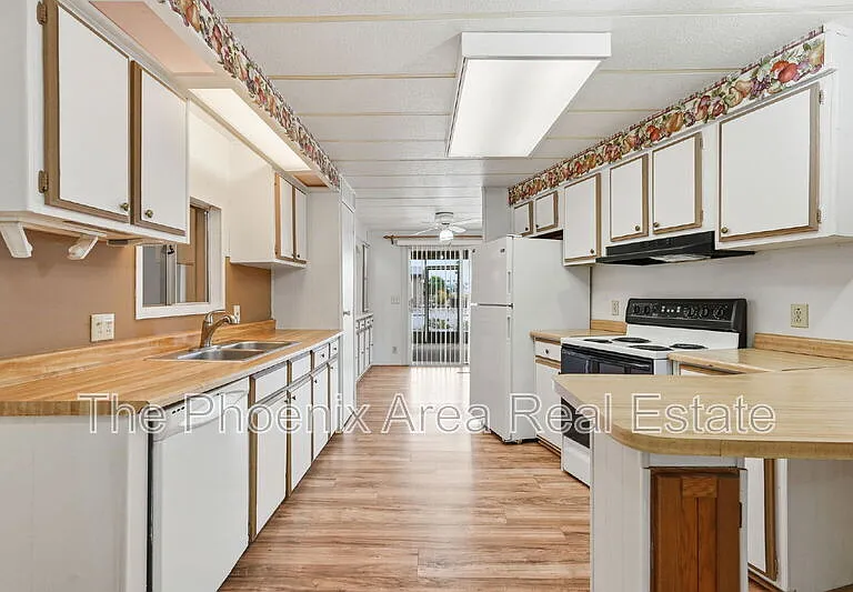 2431 N Higley Rd — Photo 11
