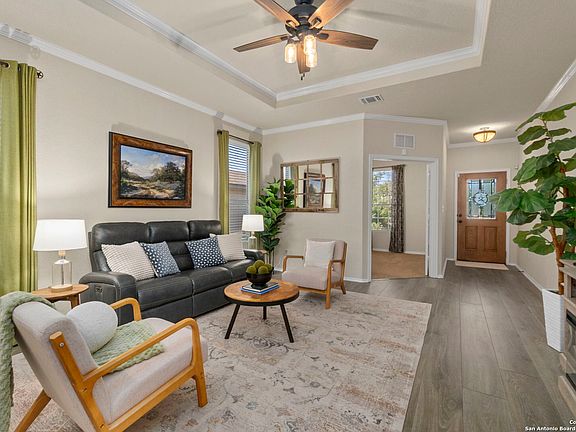4th image of 27320 Paraiso Manor
