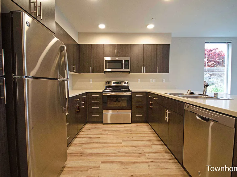 Spyglass Hill Apartments — Photo 37