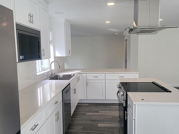 5th image of 3320 E Montgomery St