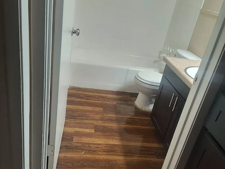Robinson Manor Apartments — Photo 30
