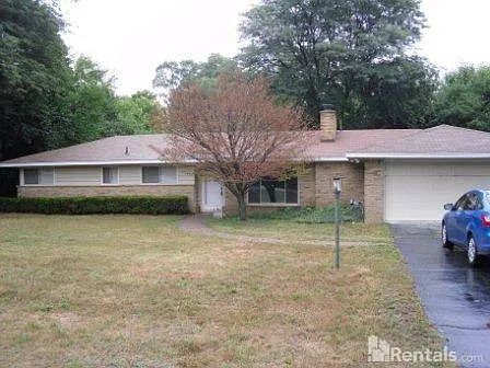 2735 Colonial Way photo 1