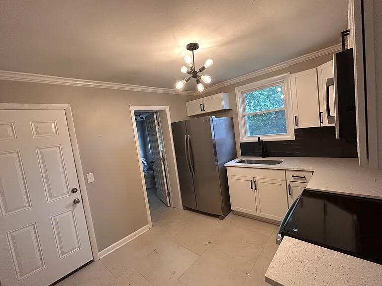 1205 Cline Ave #B — Photo 13