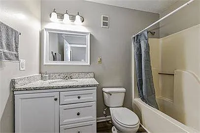242 Hoskins Mill Ln — Photo 3