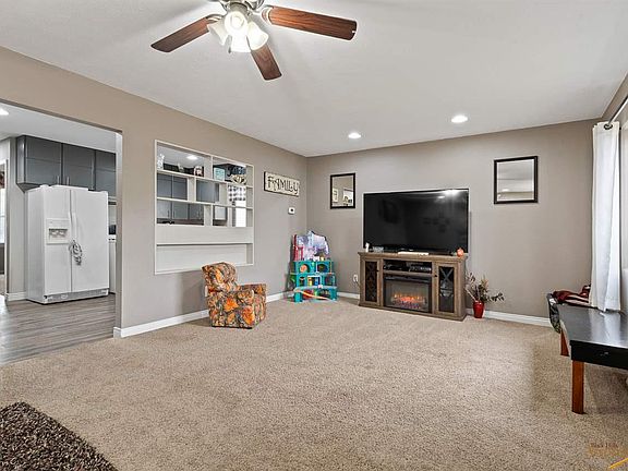 4th image of 2613 Willow Ave