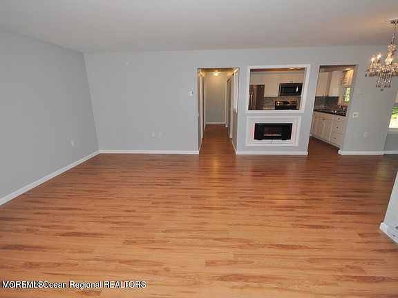 3rd image of 6B Greenwood Lane