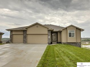 12101 Quail Dr, Bellevue, NE 68123