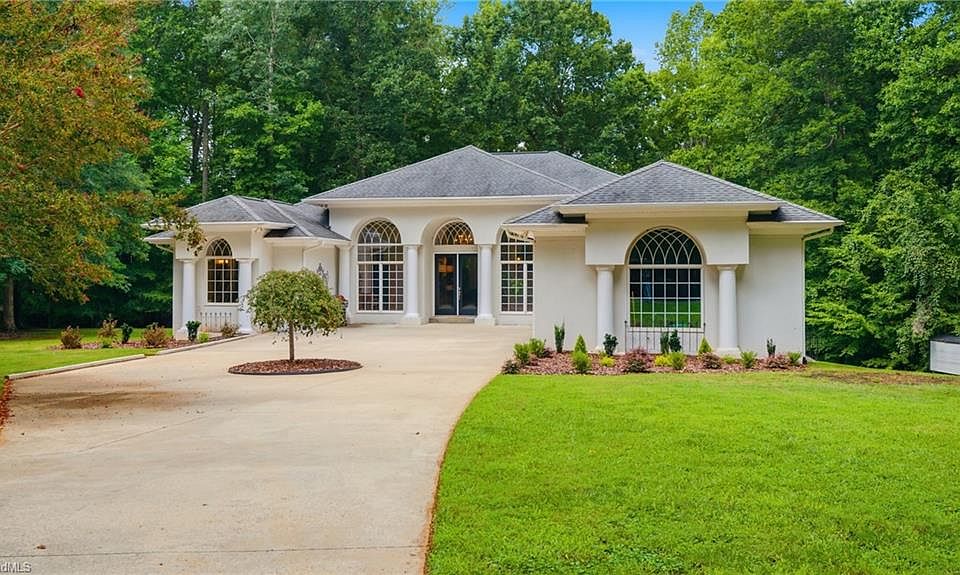 1st image of 908 River Ridge Rd