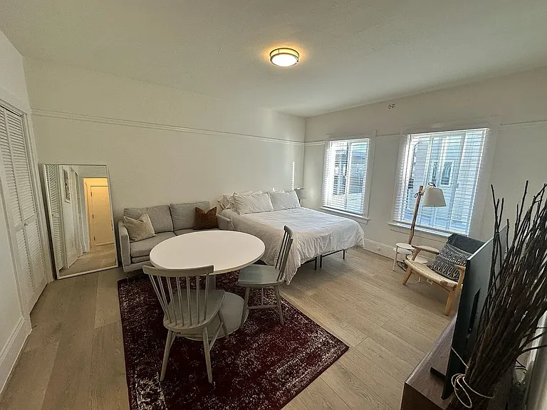 1075 Ofarrell St #10 — Photo 4