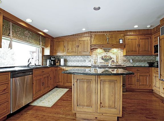 5th image of 100 Palmer Ln