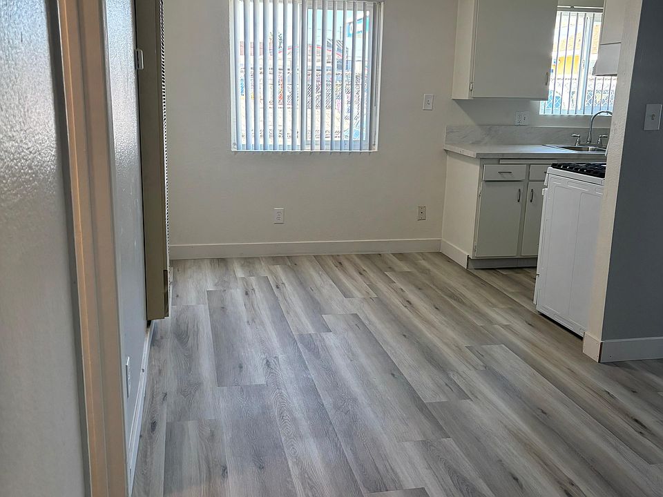 1st image of 9816 Park St #7