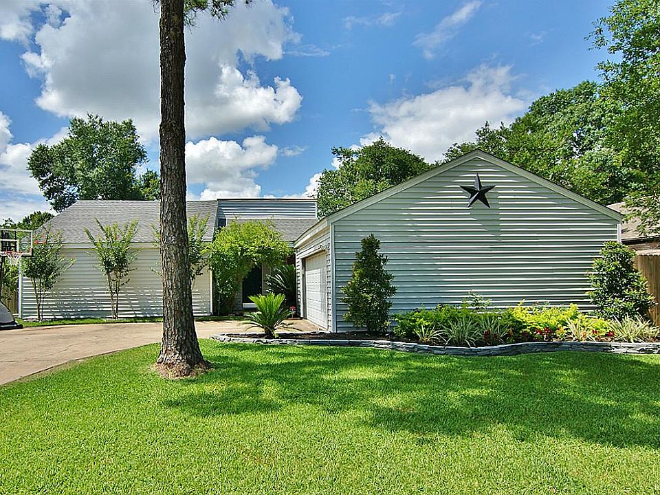 1st image of 15602 Pine Mountain Dr