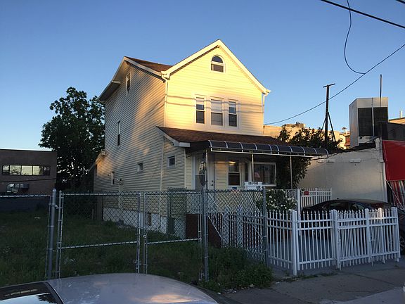 3rd image of 10343 120th St