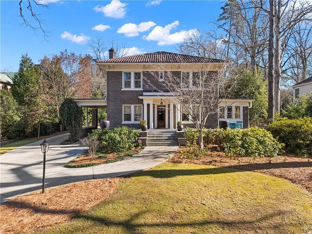 5 bed, 4.0 bath, 4110 sqft, $15,000 — Photo 1