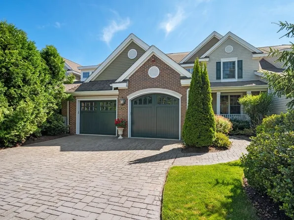 204 Hayfield Ln #204, Wayland, MA 01778