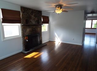 9 Crest St, Middletown, RI 02842