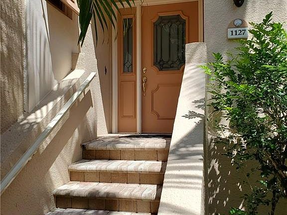 4th image of 1127 Coquille St #103