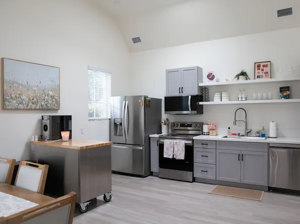911 W Micheltorena St, Santa Barbara, CA 93101